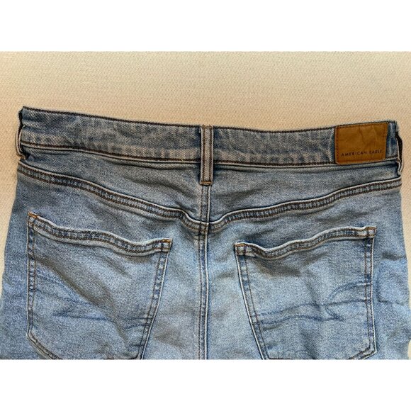 American Eagle Women's Strigid Mom Distressed Cut-Off Shorts Denim Size 6 Blue - Picture 10 of 12